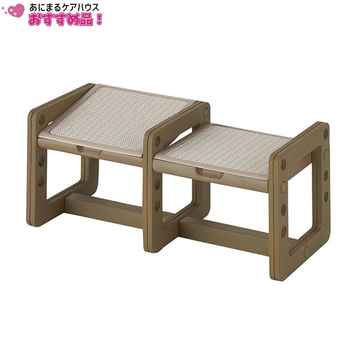 高さも角度も変えられる食事台 犬用